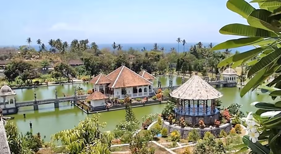 Puri Taman Ujung Taman Unjung Water Palace Puri Taman Ujung Taman Unjung Water Palace